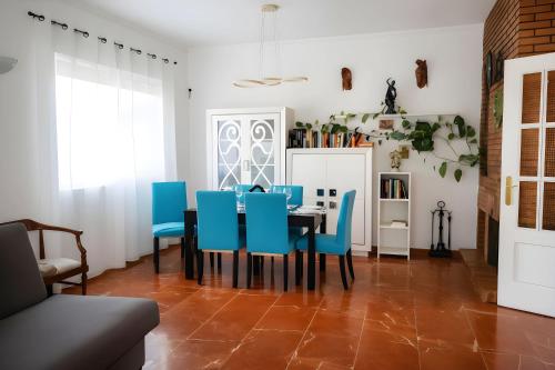 Chalet de Lujo con Piscina Privada cerca de Sevilla