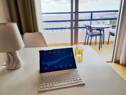 Ocean Sunset view, Air Conditioned, Renovated apartment