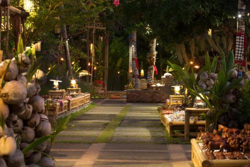 Zahrada ubytování AYANA Resort Bali