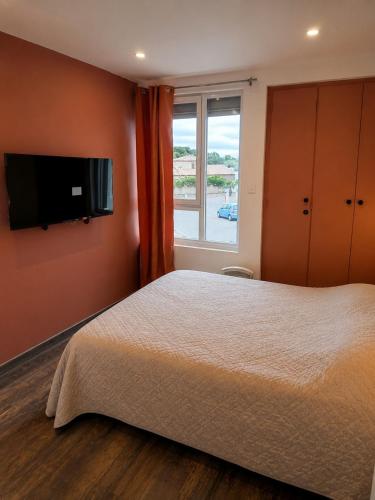 Vintage apartment - sea view - pool - air conditioning - fiber optic