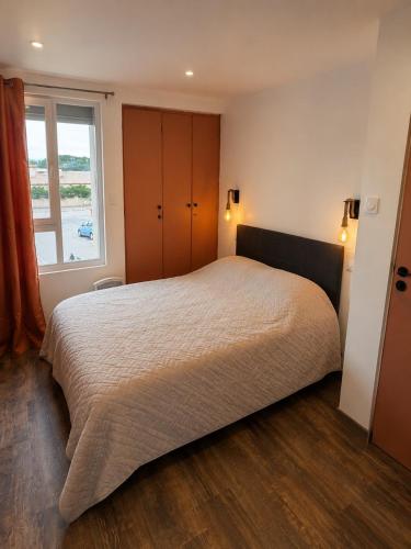 Vintage apartment - sea view - pool - air conditioning - fiber optic