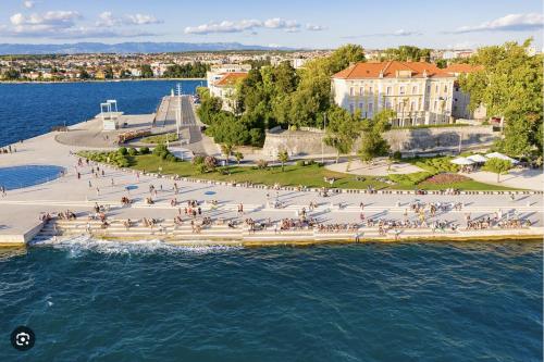 NEW! Apartment Griet Luxury Apartment with Private Parking