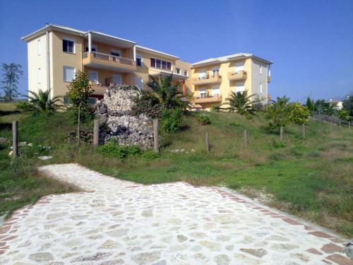 Gambar di galeri bagi Hotel Iliana di Mandrotopos