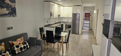 Valdes Center 313A, near beach, full Aircon
