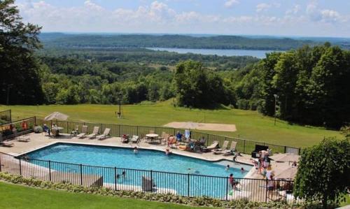 Gallery image of New- Resort villa- 2Bedroom 3Bath unit Golf Pools in Bellaire
