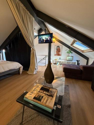 Bright Stylish Duplex with a private roof terrace
