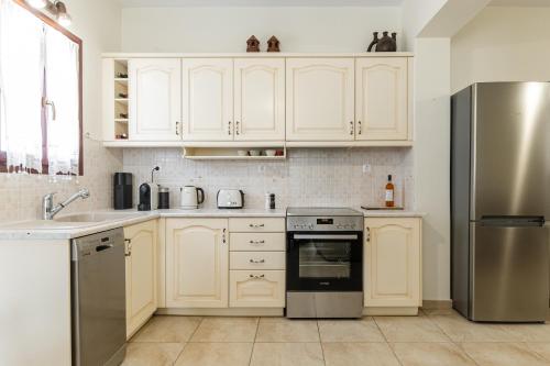 Villa of Roses in Naxos - Private villa with pool
