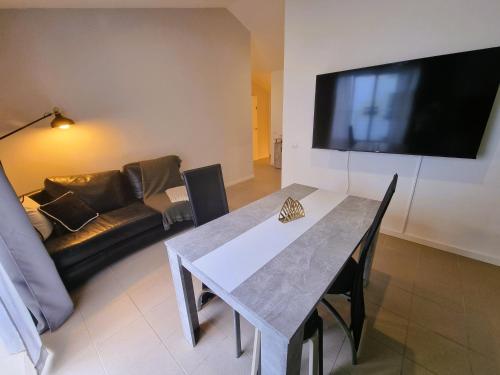 Relaxing 2 bed apartment near Falesia Beach