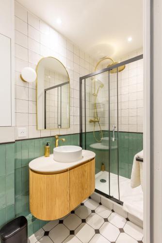 Appartement Design Rénové Parc Monceau Paris 8e