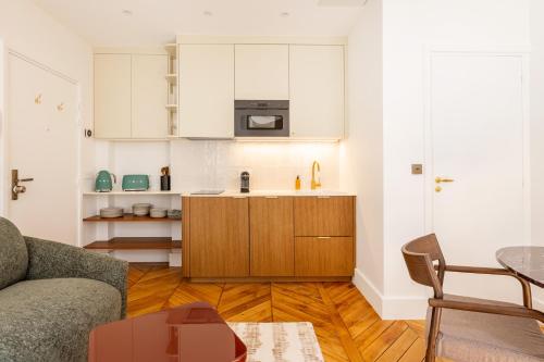 Appartement Design Rénové Parc Monceau Paris 8e
