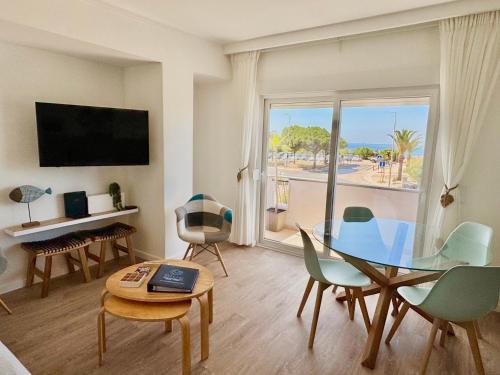 Blue Rocha Beach Apartment - Beach Front & Seaview
