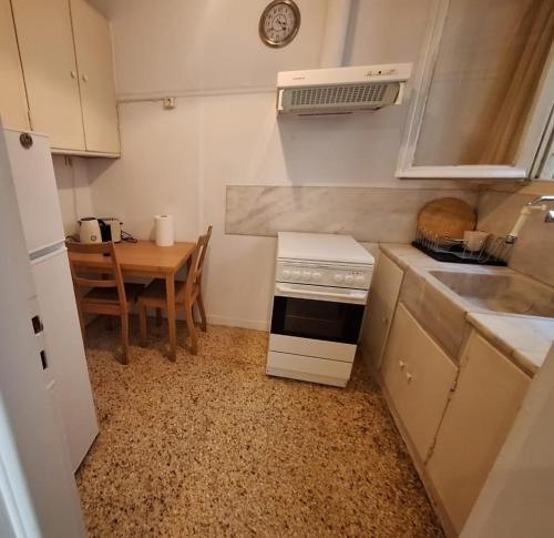 Stay in the Heart of Historic Plaka