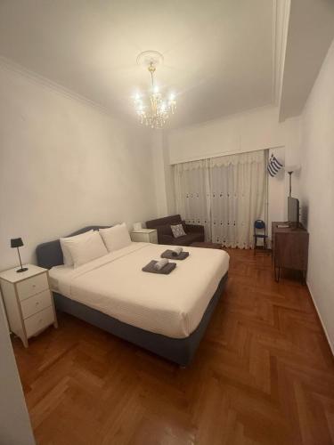 Stay in the Heart of Historic Plaka