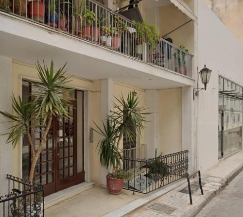 Stay in the Heart of Historic Plaka