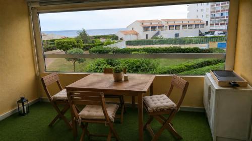 Vintage apartment - sea view - pool - air conditioning - fiber optic
