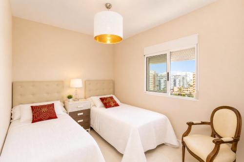 The White Apartment: Luxury, Beach and Design
