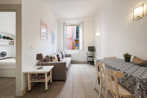 Foto In the heart of Old Nice - 2min. from Cours Saleya and Promenade des Anglais 1