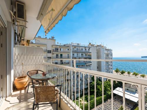 Sea Horizon 2BR Luxury Retreat with Balcony and Sea View