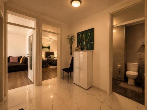 Tole Apartment