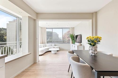 Amazing 2 Bedroom Cannes Apartment Behind Martinez Hotel