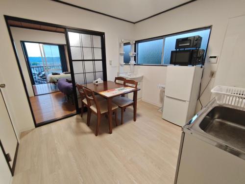 Kyoto Long-Stay Apt Two Double Bed or One Double bed 31 Days Only