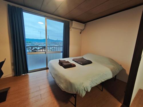 Kyoto Long-Stay Apt Two Double Bed or One Double bed 31 Days Only