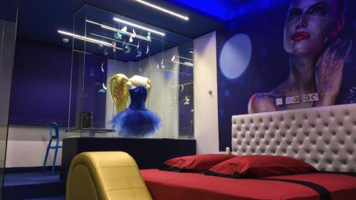 Ruang duduk di Motel Venus Madrid Norte
