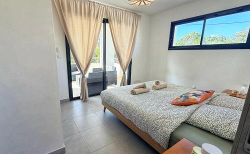Appartement climatisé avec piscine et sublime vue