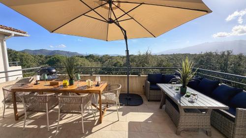 Appartement climatisé avec piscine et sublime vue
