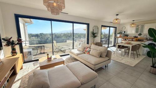 Appartement climatisé avec piscine et sublime vue