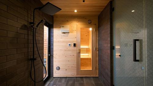 moco別邸 USJ側にあるサウナ付き貸切別荘 Luxurious house 5Bedroom 16PAX 170sqm Sauna Bath tab