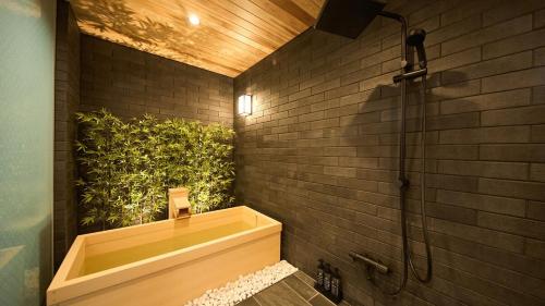 moco別邸 USJ側にあるサウナ付き貸切別荘 Luxurious house 5Bedroom 16PAX 170sqm Sauna Bath tab