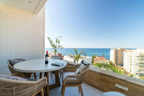 Palm Beach 3 bdr terraced house with Jacuzzi