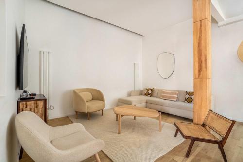 Tour Eiffel - Champ de Mars Exquisite 3BD 3BTH