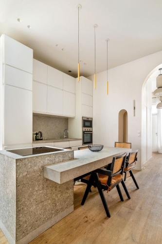 Tour Eiffel - Champ de Mars Exquisite 3BD 3BTH