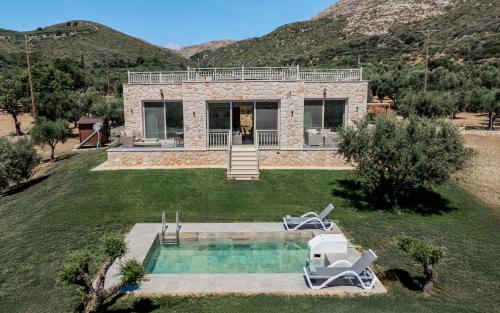 Ole Villas - 2 Bedroom Villa with private Pool, by TK Premium Stays