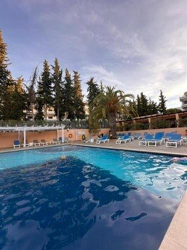 3Bed Apartment- Garden Private Pool Free Parking