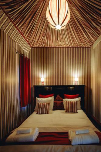 La Suite du Paon - Heart of Paris with AC
