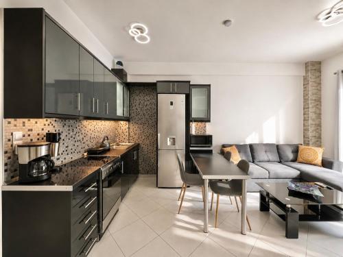 Piraeus Coastal Nest - 4 Guests by ΜΡS