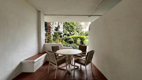 Ground floor with pool Roses Santa Margarita