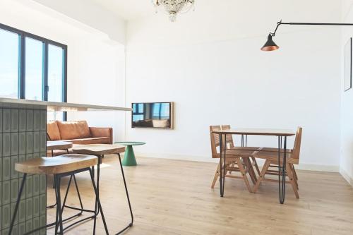 Exclusive central apartment with lovely city views