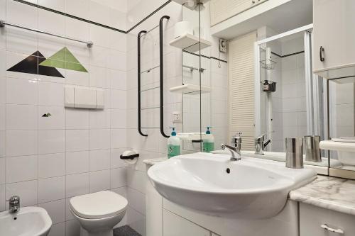 Delmirani's Book Apartments - Vatican View photo 42