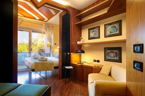 Delmirani's Book Apartments - Vatican View photo 43