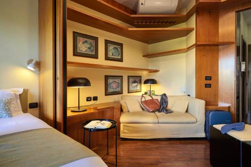 Delmirani's Book Apartments - Vatican View photo 50