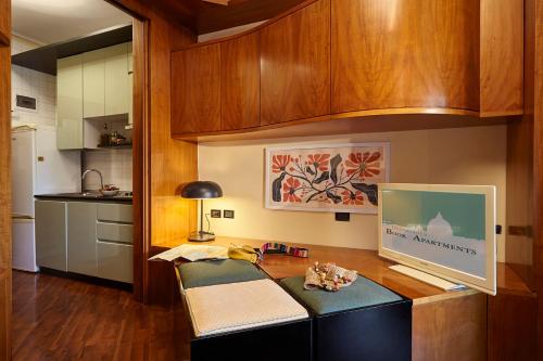 Delmirani's Book Apartments - Vatican View photo 49