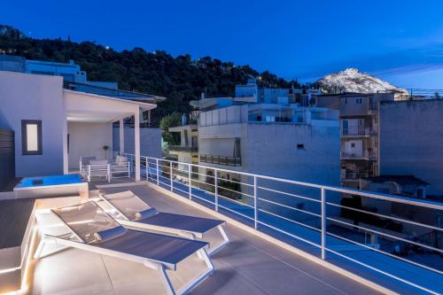 Lycabettus Loft - Private Jacuzzi & Skyline Views