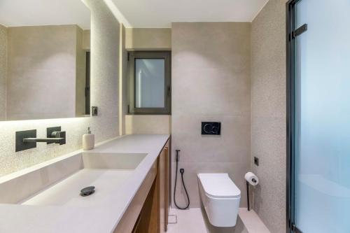Lycabettus Loft - Private Jacuzzi & Skyline Views
