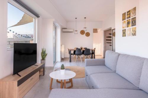 Aether Penthouse - Whirlpool & Acropolis View