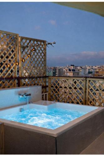 Aether Penthouse - Whirlpool & Acropolis View