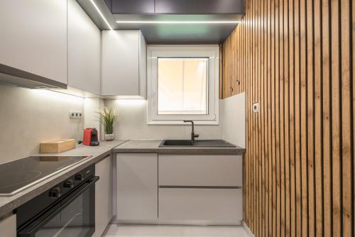West Athens Luxurius Apartment